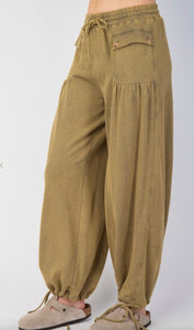 Mineral Washed Terry Knit Pants Joggers In Olive